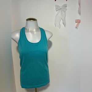 Lululemon Swiftly Tech Racerback
Heathered Peacock Blue 6